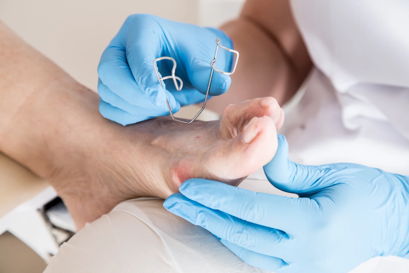 Czym zajmuje się specjalista od stóp?